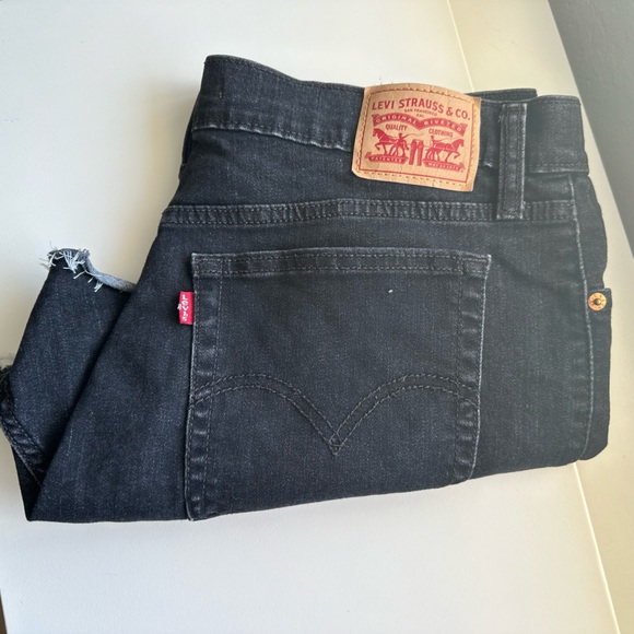 Levi's High Rise Denim Shorts - Black - Size 33 - Picture 4 of 6